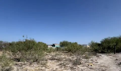 Terreno en esquina de 1,000 m² cerca de la calle V. Carranza en Piedras Negras